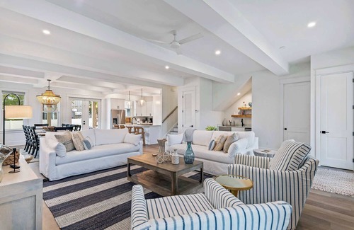 Emerald Waters Village Casa | Heated Pool, LSV, Steps to Beach! | Salty Sisters