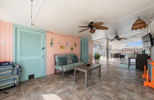 Hampton Homes Casa | Heated Pool, Lush Breezeway, Bikes, BBQ, Near Beach