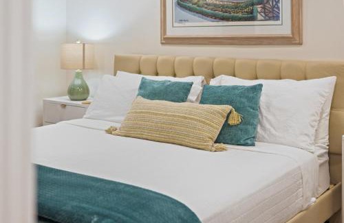 Hampton Homes Casa | Heated Pool, Lush Breezeway, Bikes, BBQ, Near Beach