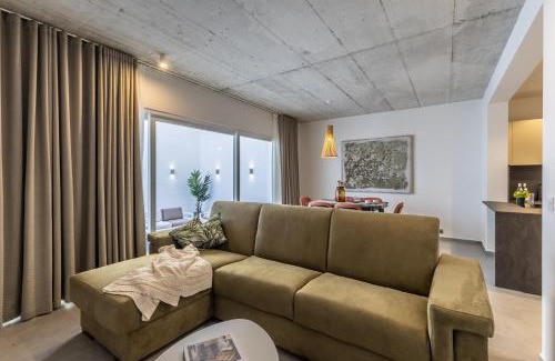 St. Andrew's Apartamento | Heated Pool Luxury in Pembroke St Julians