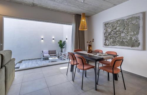 St. Andrew's Apartamento | Heated Pool Luxury in Pembroke St Julians