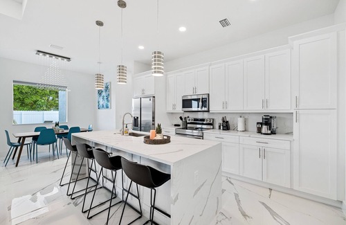 Diplomat Casa | Heated Pool!🌴Modern Home☀️4 Bedrooms!