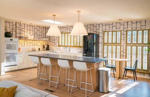 Albuquerque Casa | Heated pool open year round, Sleeps 14, 5 Bedroom/9 beds, Hot Tub, BBQ, BB court