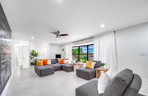 Garden Isles Casa | Heated Pool! PingPong & Arcade+1 Mile To Beach!