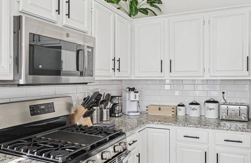 DeSoto Casa | ❤ Heated pool, Private Gym, Gaming room & Pizza oven-Your perfect Vacation ❤