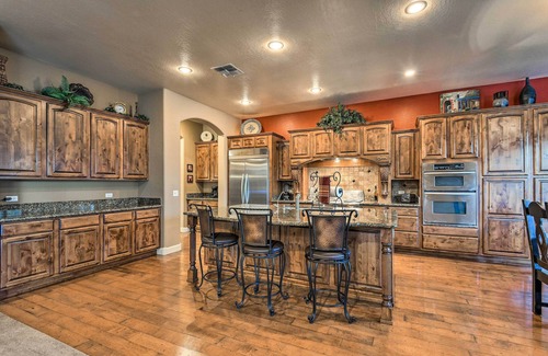 Power Ranch Casa | Lux Gilbert Home w / Pvt Piscina climatizada + Putting Green!