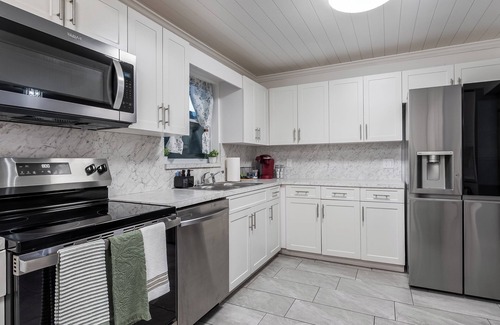 North Andrews Gardens Casa | Heated Pool Retreat – 5 Min to Beach!