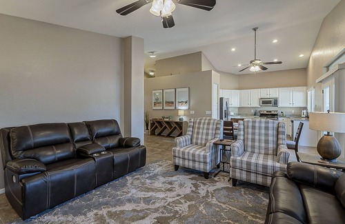 Gilbert Casa | ~Heated Pool/Spa, King bed, Ping Pong, Excellent Location! Hiking, Biking, Parks
