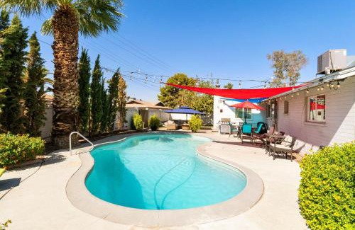Tempe Casa | Heated pool, Sports Court, Pool table, King beds