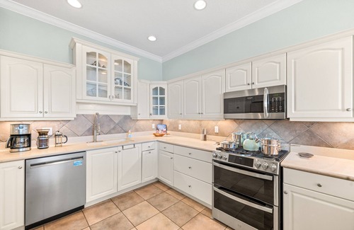 Painters Hill Casa | Heated Pool/Steps to Private Beach/Fire Pit/Kayaks