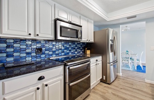 Forest Isles Casa | Cocoa Beach Getaway House - Walk to Beach - Piscina climatizada