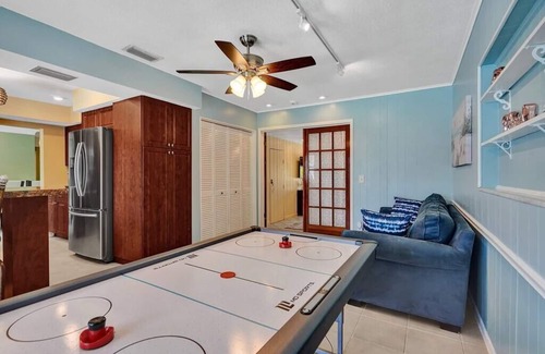Coral Ridge Isles Villa | This villa is a 3 bedroom(s), 2 bathrooms, located in Fort Lauderdale, FL.