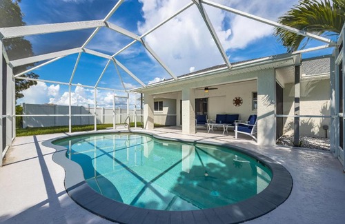Mariner Casa | Heated Pool, Waterfront, Quiet, restaurants, beaches, sleeps 6-Villa Cape Haven
