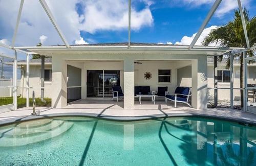 Mariner Casa | Heated Pool, Waterfront, Quiet, restaurants, beaches, sleeps 6-Villa Cape Haven