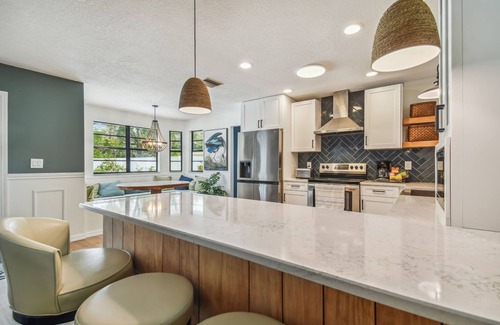 Durant Casa | Heated/private pool- fenced yard-kid/pet friendly!
