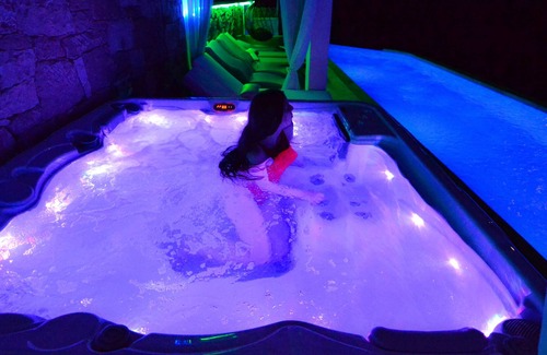 Kissamos Villa | Heated Private Salt Pool, Spa ,4BD & 4BR