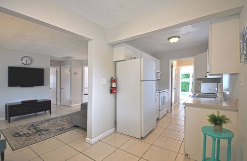 Parker Ridge Casa | Heated private pool, walk to Zoo, Science Museum & Park