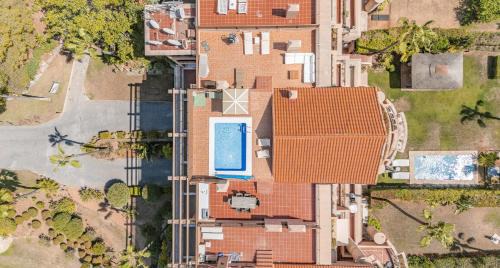 Nueva Andalucia Apartamento | HEATED ROOFTOP POOL PENTHOUSE VIEWS MAGNA MARBELLA