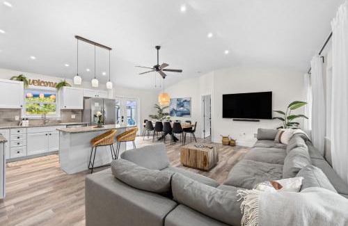River District Casa | Heated Salt Pool, Arcade, 2 Kings, Near Ami, Img