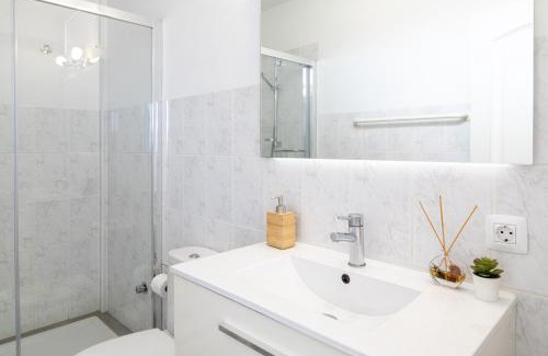 Arenas del Mar Casa | Heated Salt Pool, Jacuzzi & Seaside Spa Villa in MEDANO