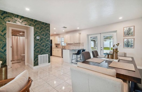 Spring Hill Villa | Heated Salt Water Pool, Outdoor Kitchen in a Private Home