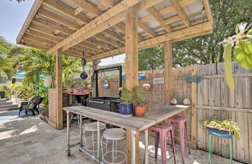 Delray Beach Casa | Heated Saltwater Pool and Bar Del Ray Cottage!