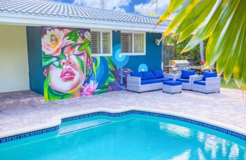 South Corals Casa | Heated Saltwater Pool 6min to Beach Tropical Oasis