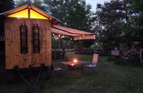 Starkenburg Casa | Heated shepherd's cart/construction trailer