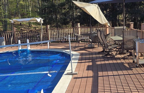 Spooner Cabina | Heated Swimming Pool, Charming 3-Bedroom 2-Bath Lake Home With AC, WiFi Spooner