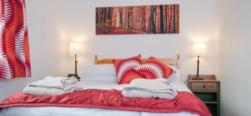 Boat of Garten Casa | Heath Cottage, Tranquil Cottage by the Woods