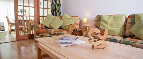 Boat of Garten Casa | Heath Cottage, Tranquil Cottage by the Woods
