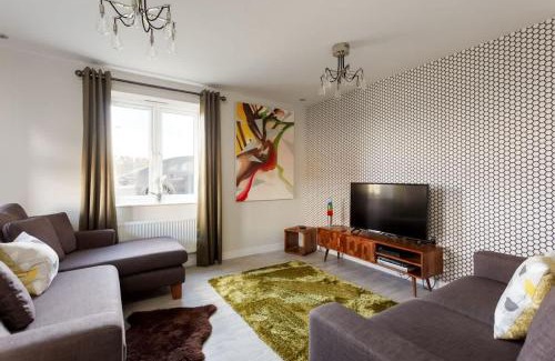 Poole Casa | Heath Reach - Just a short distance to Tower Park