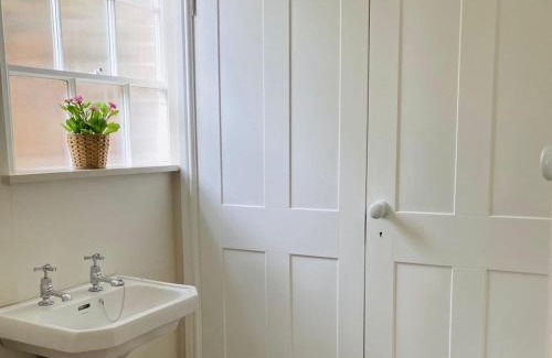 Leek Casa | Heath View