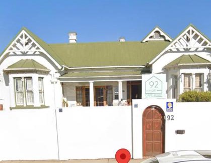 Port Elizabeth Central Apartamento | Heath Villa - private room