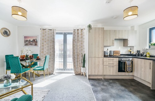 George Green Apartamento | Heathrow 2 Bed 2 Bath Modern Apartment