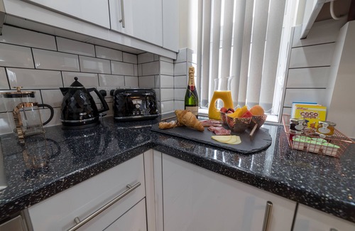 Stanwell Apartamento | Heathrow Apartments Peace and Proximity Near Heathrow Airport