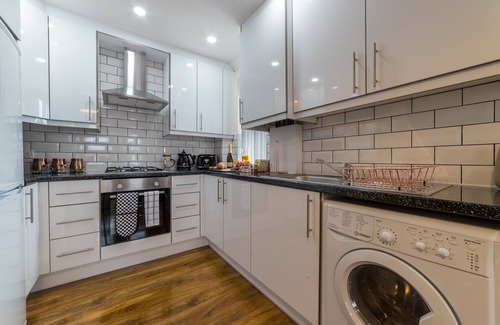 Stanwell Apartamento | Heathrow Apartments Peace and Proximity Near Heathrow Airport