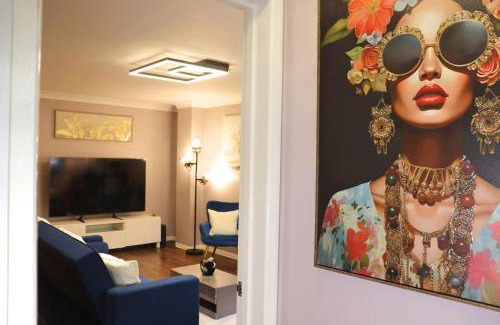 Yeading Casa | Heathrow Stays Entire House Near Heathrow, Free WiFi, Family-Friendly & Garden