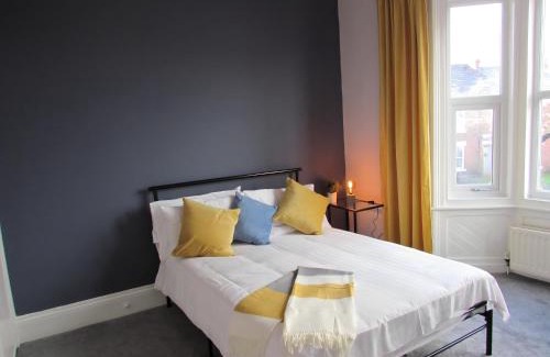 Heaton Apartamento | Heaton-Beautiful 3 Double Bedrooms Sleeps 6 Free Parking and Wifi