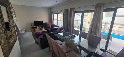 Lone Hill Casa | Heaven and Tranquility at River Glades in Lonehill