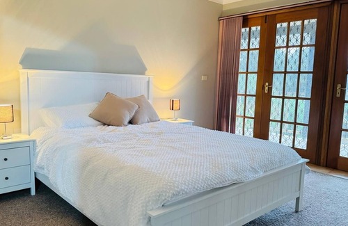 Raglan Otro | HEAVEN IN BATHURST & UNIQUE FARM STAY