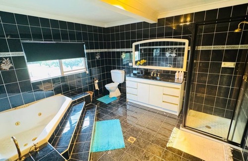Raglan Otro | HEAVEN IN BATHURST & UNIQUE FARM STAY