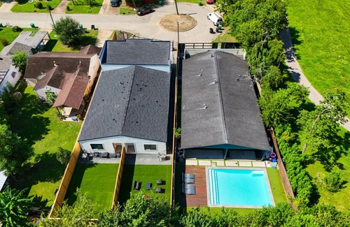 OST - South Union Casa | Heaven in Houston + St Zane Duplex Estate – 9BR, Pool, Sleeps 30+