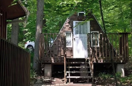 Windermere Cabaña | HEAVEN IN MUSKOKA, BEAUTIFUL COTTAGE,.SUPER VIEWS, XXL DECK, & FLOATING DOCK.