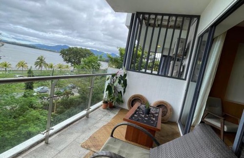 Likas Apartamento | Heaven in the City 2 beachfront condo