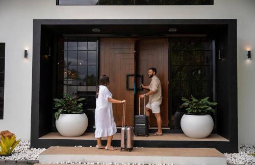 Nadi Villa | Heaven Retreat with Minigolf, pool, fire pit, BBQ