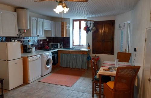 Cieux Cabaña | Heaven's Cottage In the heart of the Monts de Blond, next to a fishing lake.
