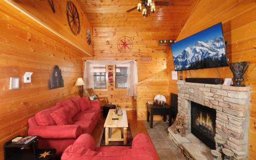 Sevierville Villa | Heavenly Haze Hideaway