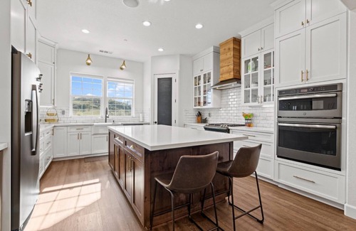 Jayhawk Casa | Heavenly Heights 3-bed, 3 bath Scenic Getaway on a 10 Acre lot in Placerville
