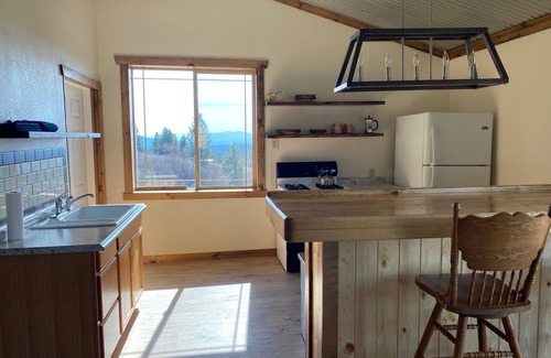Desmet Cabina | Heavenly Hilltop Barndominium. Bring your horses!
